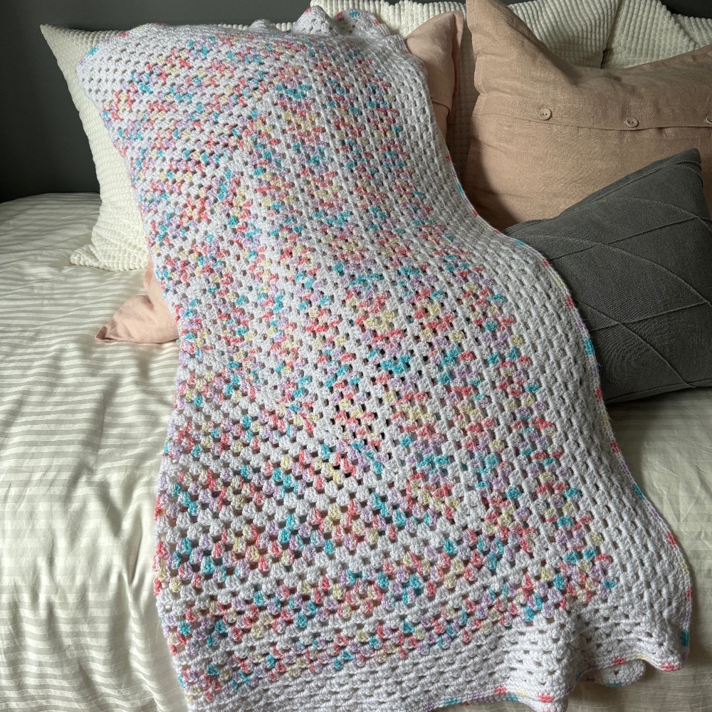 Vintage Pastel Granny Square Knit Throw Blanket